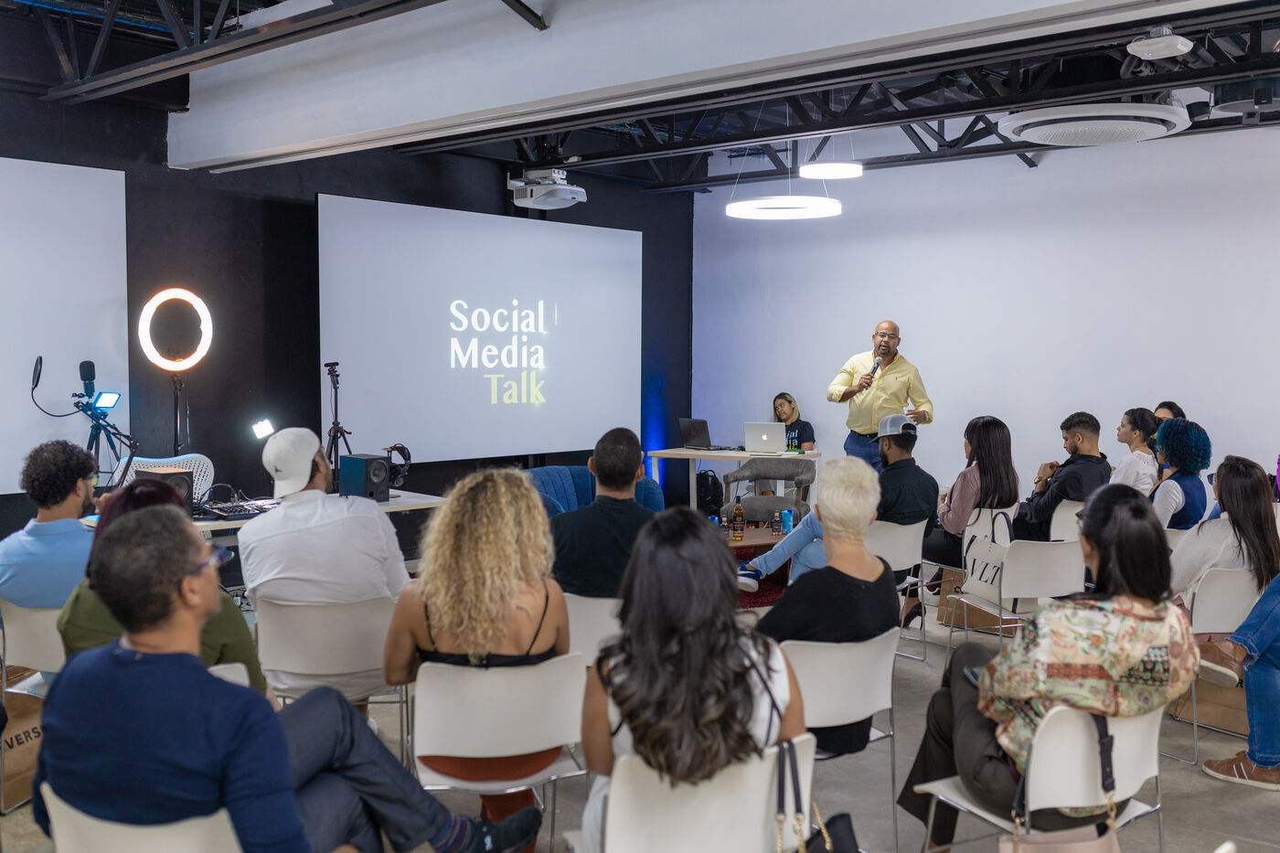 Social Media Talk · Rafael Bobadilla, Liliana Mesa y Carlos Rivas — foto 10